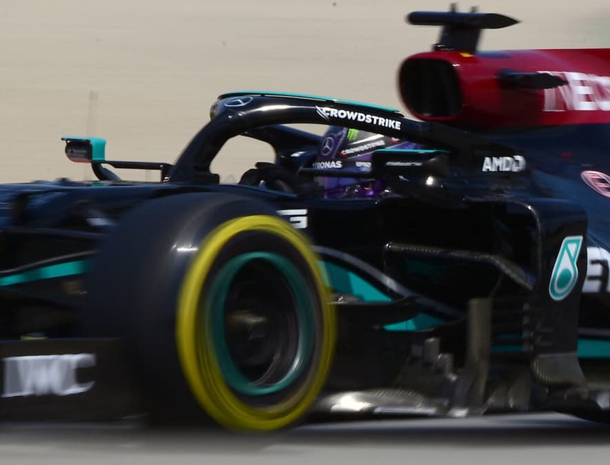 Lewis Hamilton vai puxar o pelotão em Barcelona (Foto: AFP)