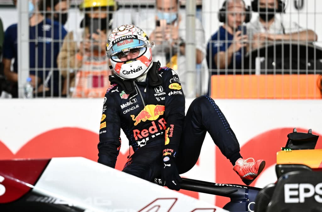 Max Verstappen vê rival Lewis Hamilton em alta, mas pode cravar título por antecipação (Foto: Clive Mason/Getty Images/Red Bull Content Pool)