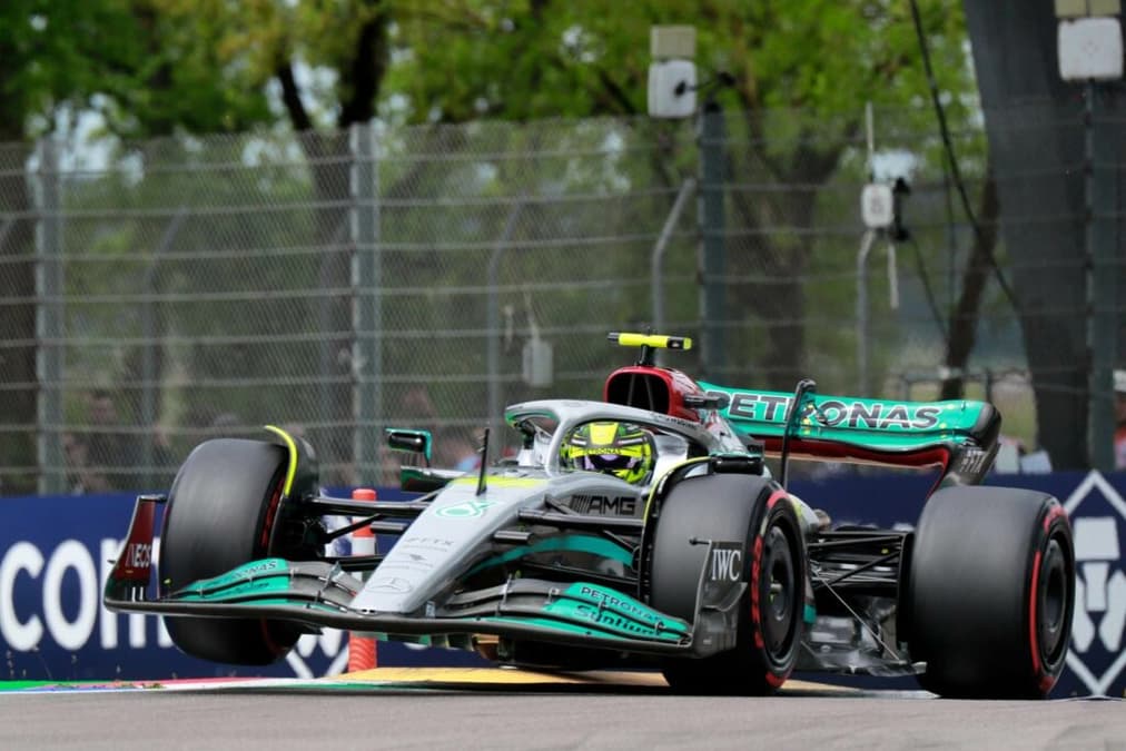 Lewis Hamilton teve fim de semana melancólico em Ímola (Foto: Mercedes)