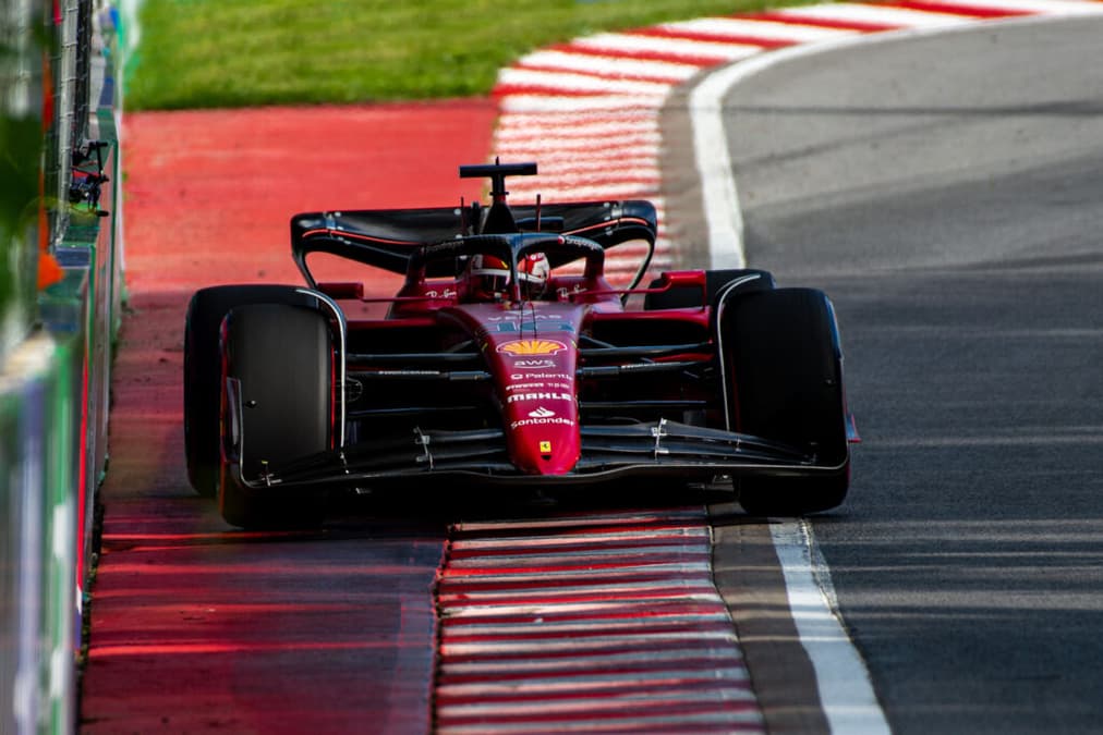 Charles Leclerc perseguiu Verstappen de perto, mas não foi o suficiente para liderar nesta sexta (Foto: Ferrari)