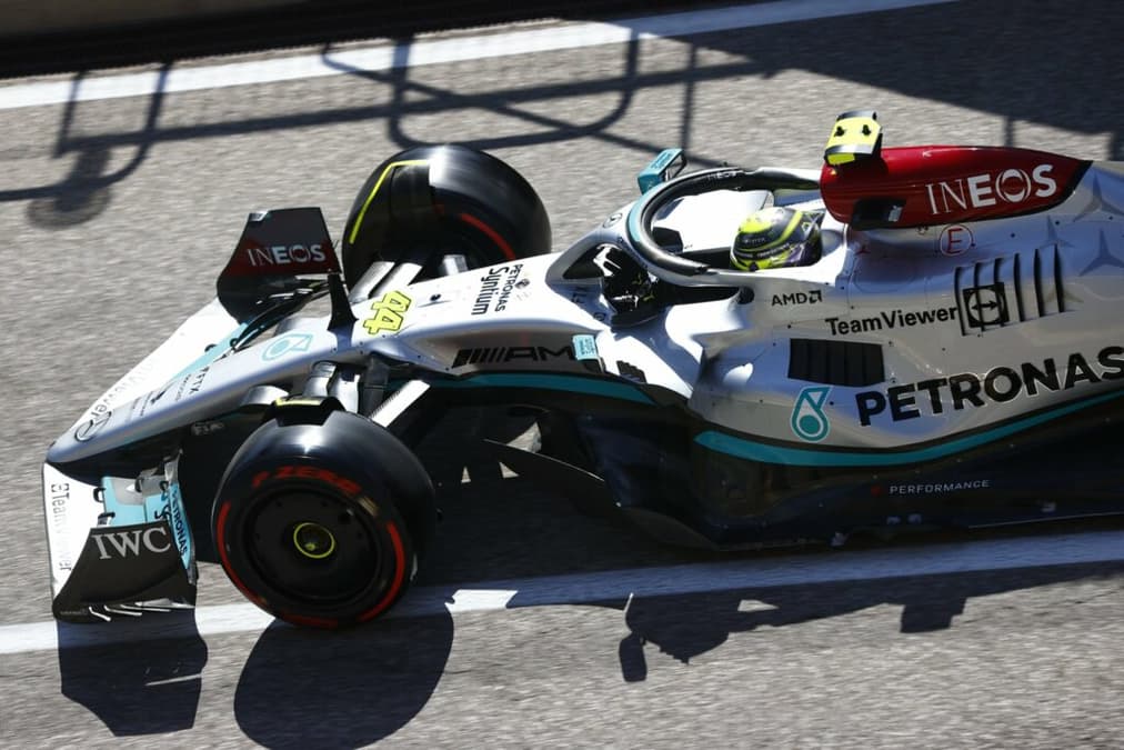 Lewis Hamilton e o complicado W13: carro vai sofrer mudanças para 2023 (Foto: Mercedes)