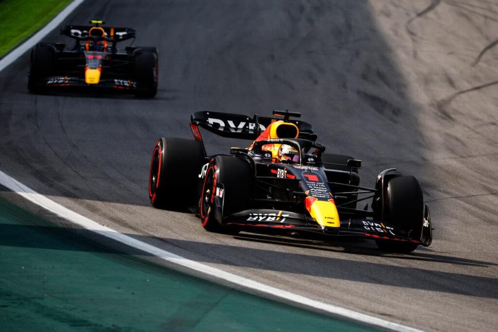 Max Verstappen se recusou a ceder posição a Sergio Pérez  (Foto: Chris Graythen/Getty Images/Red Bull Content Pool)