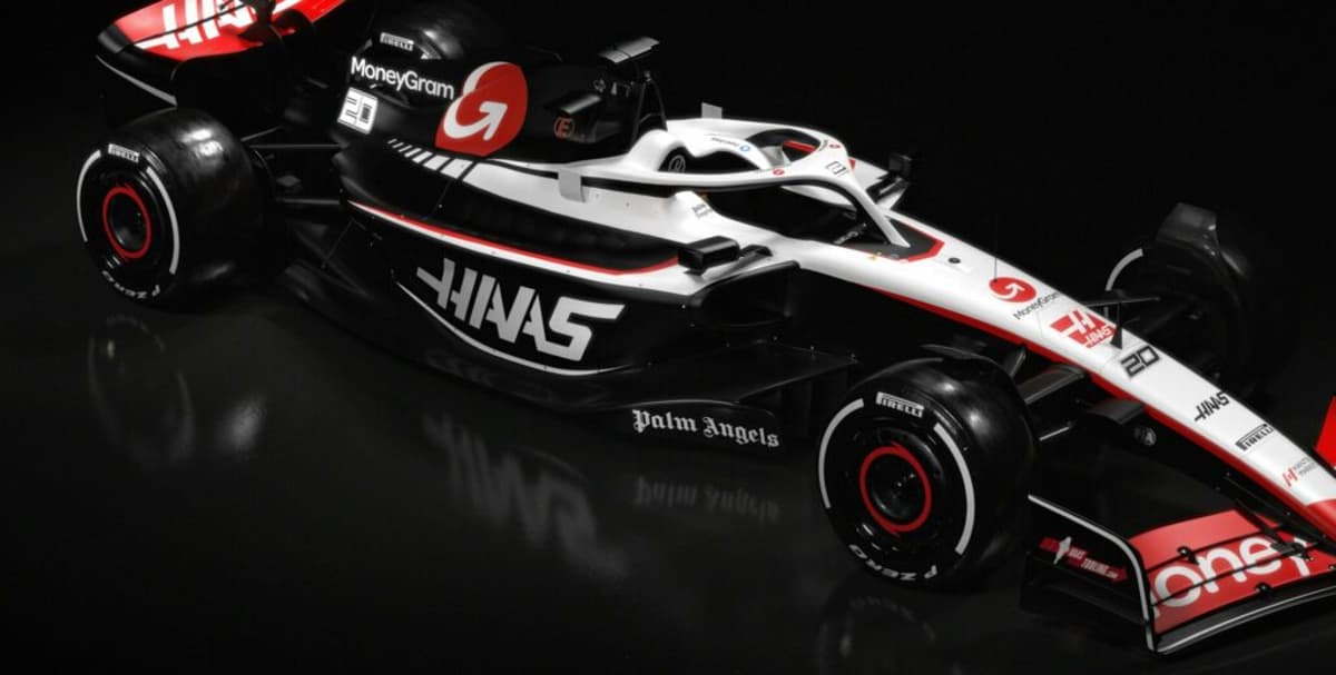 Primeira equipe a revelar pintura de 2023, Haas revelou o VF-23 nesta terça (Foto: Haas)