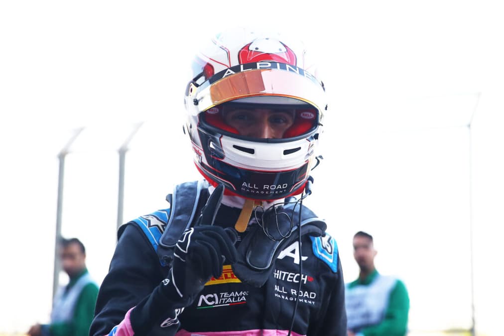 Gabriele Mini é o primeiro pole da temporada da Fórmula 3 (Foto: F3)