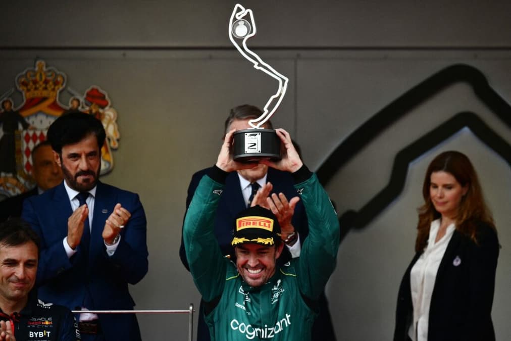 A Aston Marton quase venceu em Mônaco com Alonso (Foto: AFP)