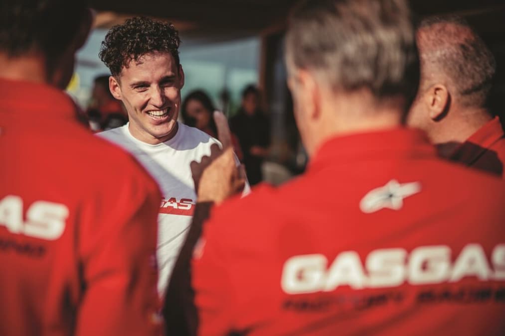 Pol Espargaró voltou ao paddock pela primeira vez desde acidente (Foto: GasGas)