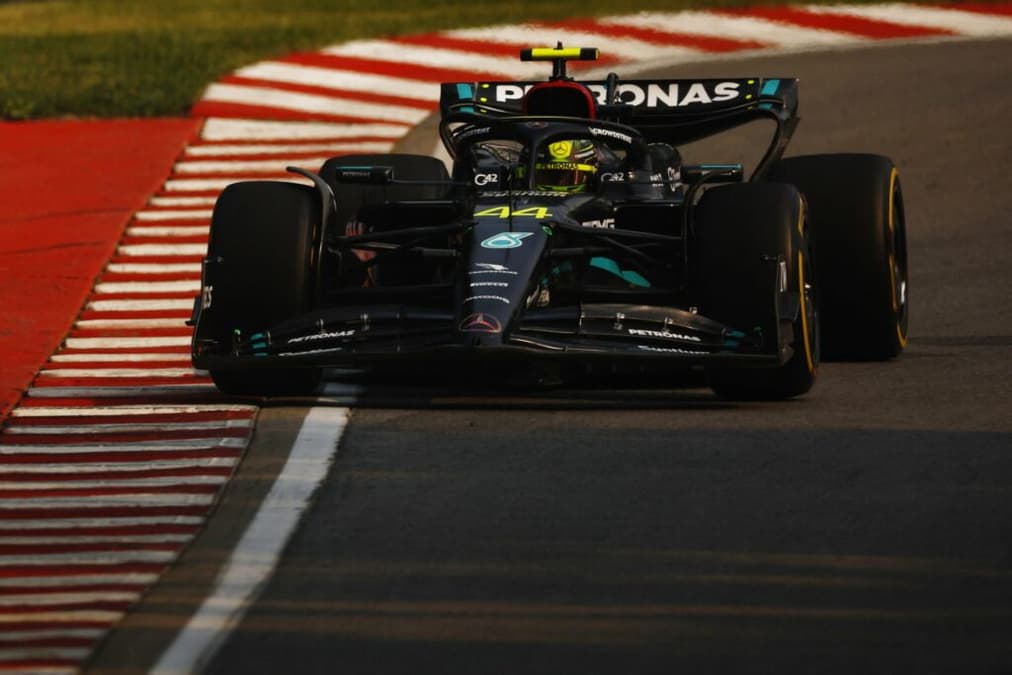 Lewis Hamilton comandou o 1-2 da Mercedes no TL2 do Canadá (Foto: AFP) 
