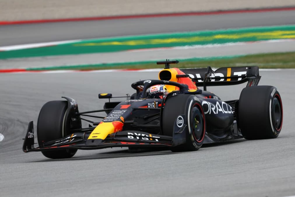 Max Verstappen precisou ser avisado sobre os limites de pista, tão distraído que estava na Espanha (Foto: Red Bull Content Pool)