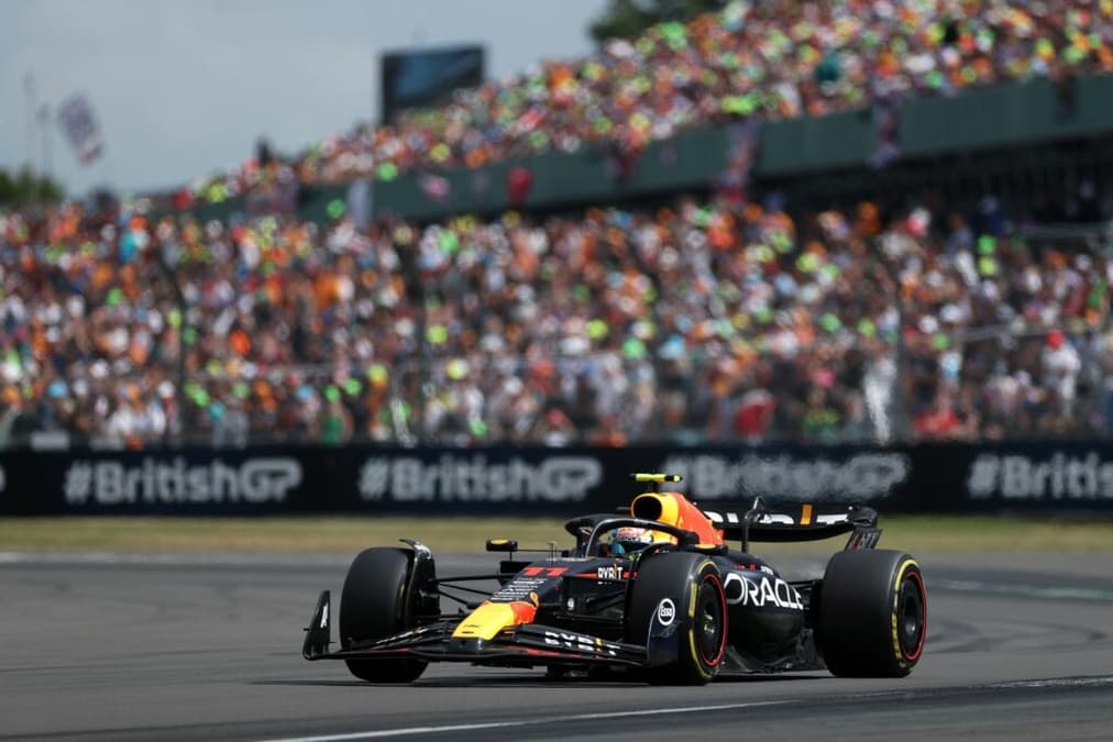 Pérez lutou muito com outros pilotos e levou sua Red Bull à sexta posição (Foto: Red Bull Content Pool)