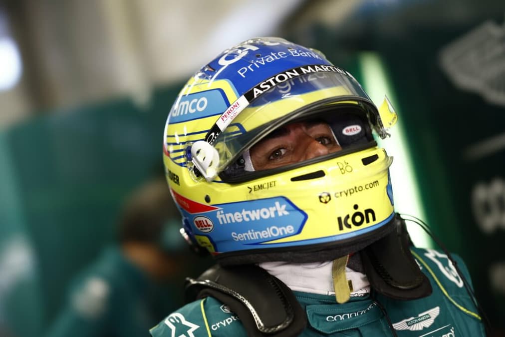 Fernando Alonso vive uma fase nova na carreira, mas ser menos passivo não fará mal (Foto: Aston Martin)