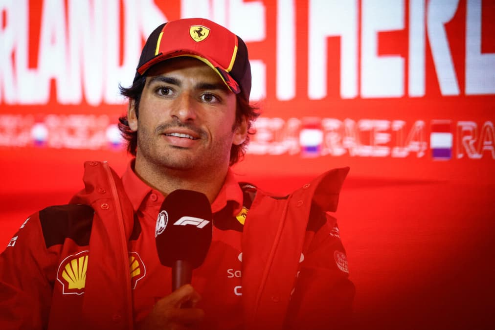 Carlos Sainz acredita que a Ferrari será forte na Itália (Foto: AFP)