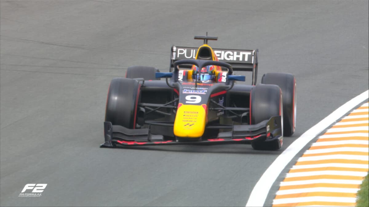 Jak Crawford fez a pole para a corrida principal da F2 na Holanda (Foto: Reprodução/F1 TV)