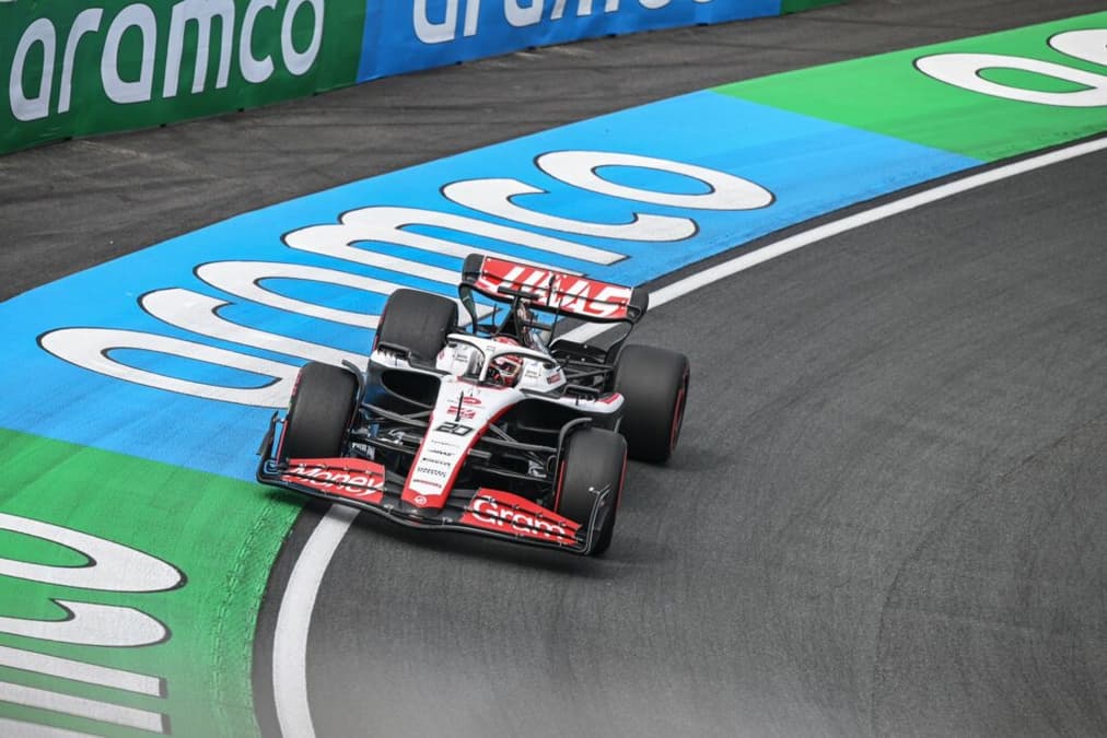 Kevin Magnussen vai largar dos boxes na Holanda (Foto: Haas F1 Team)