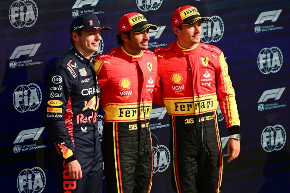 Max Verstappen, Carlos Sainz e Charles Leclerc (Foto: AFP)