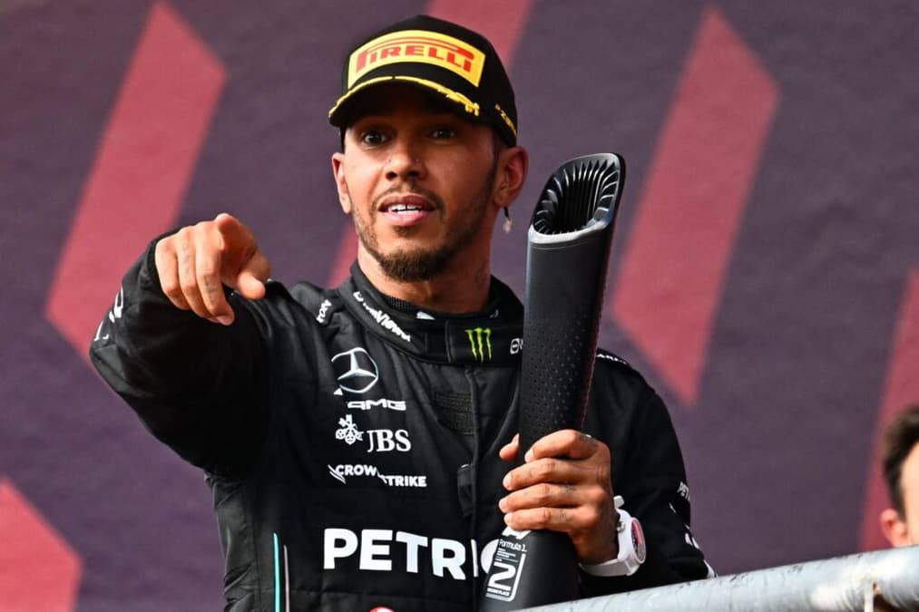 Lewis Hamilton espera retomar o caminho das vitórias após dois anos de jejum (Foto: AFP) 