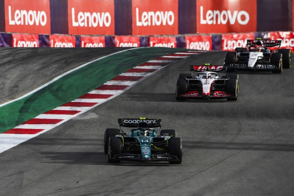 Aston Martin e Haas começam o GP dos EUA do pit-lane (Foto: AFP)