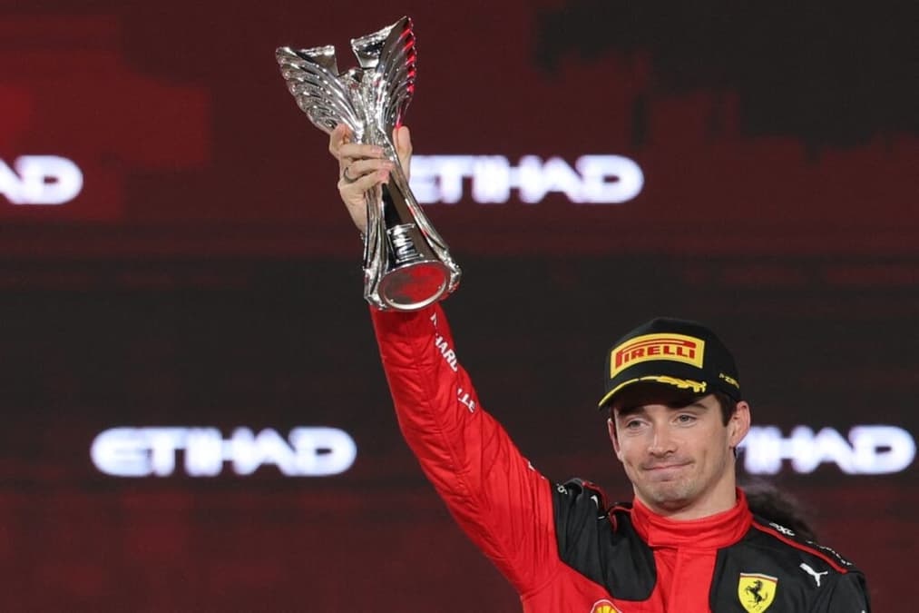 Charles Leclerc renovou com a Ferrari na F1 (Foto: AFP) 