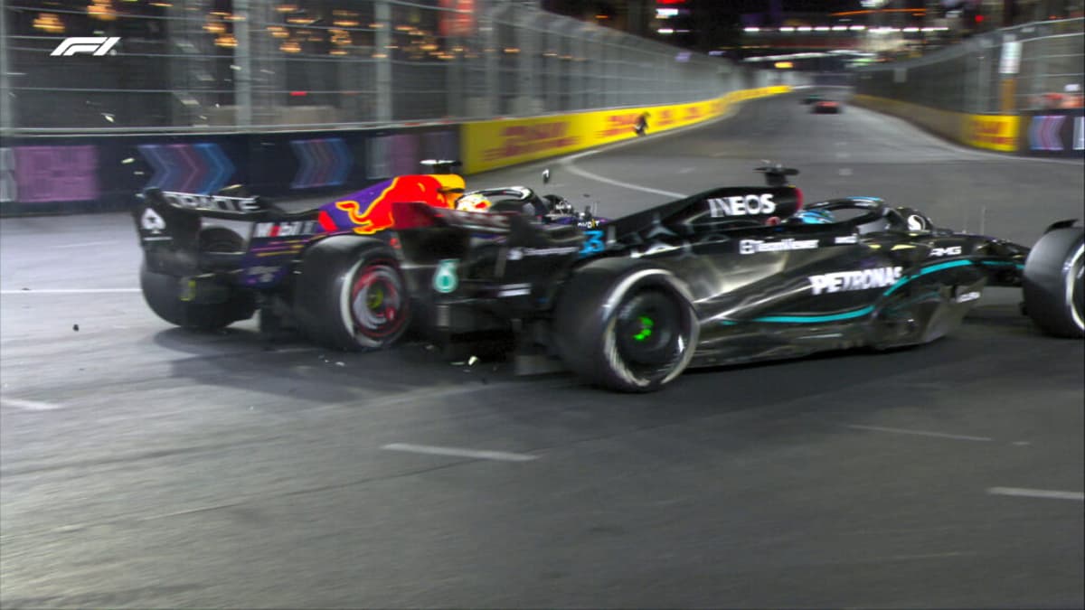 George Russell acertou sua Mercedes em Max Verstappen (Foto: Reprodução/F1)