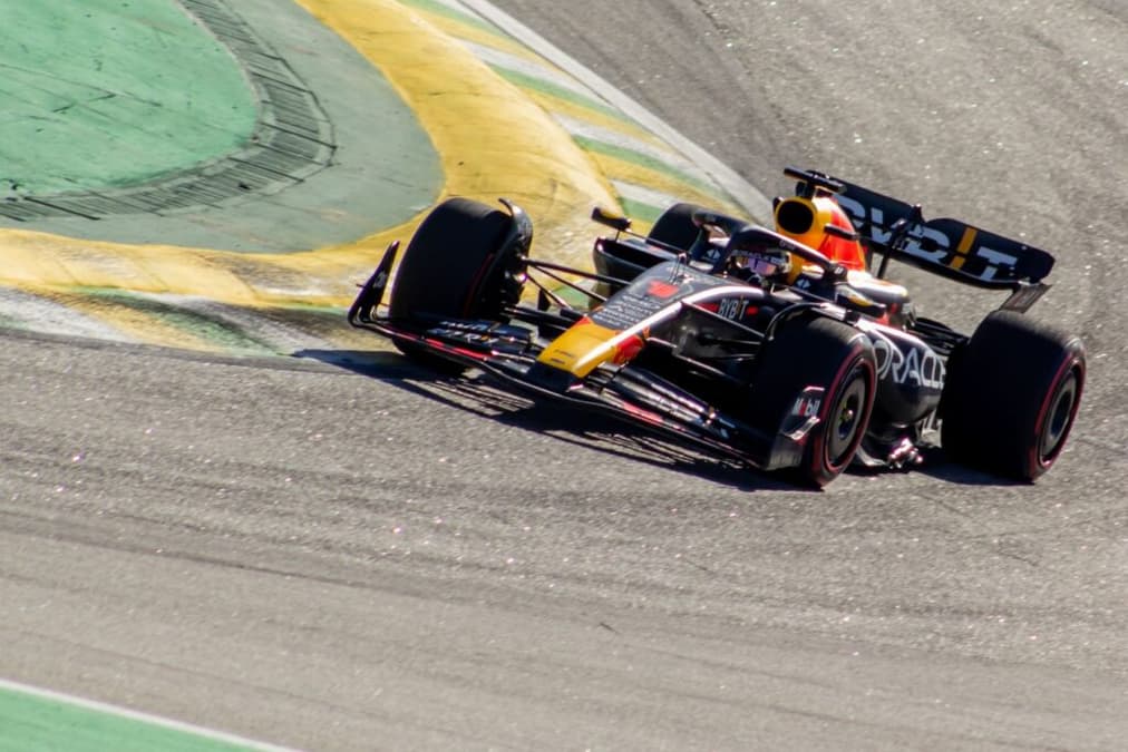 Max Verstappen acompanhou a disputa entre Fernando Alonso e Sergio Pérez em Interlagos (Foto: Rodrigo Berton/Warm Up)
