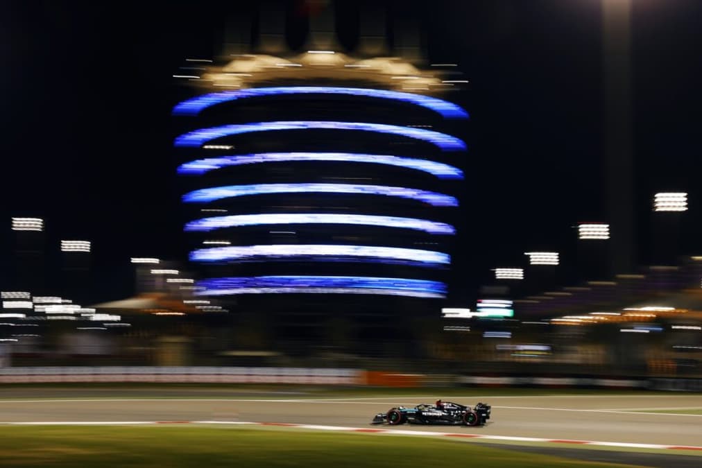 Lewis Hamilton foi o mais veloz do primeiro dia no Bahrein (Foto: Mercedes)