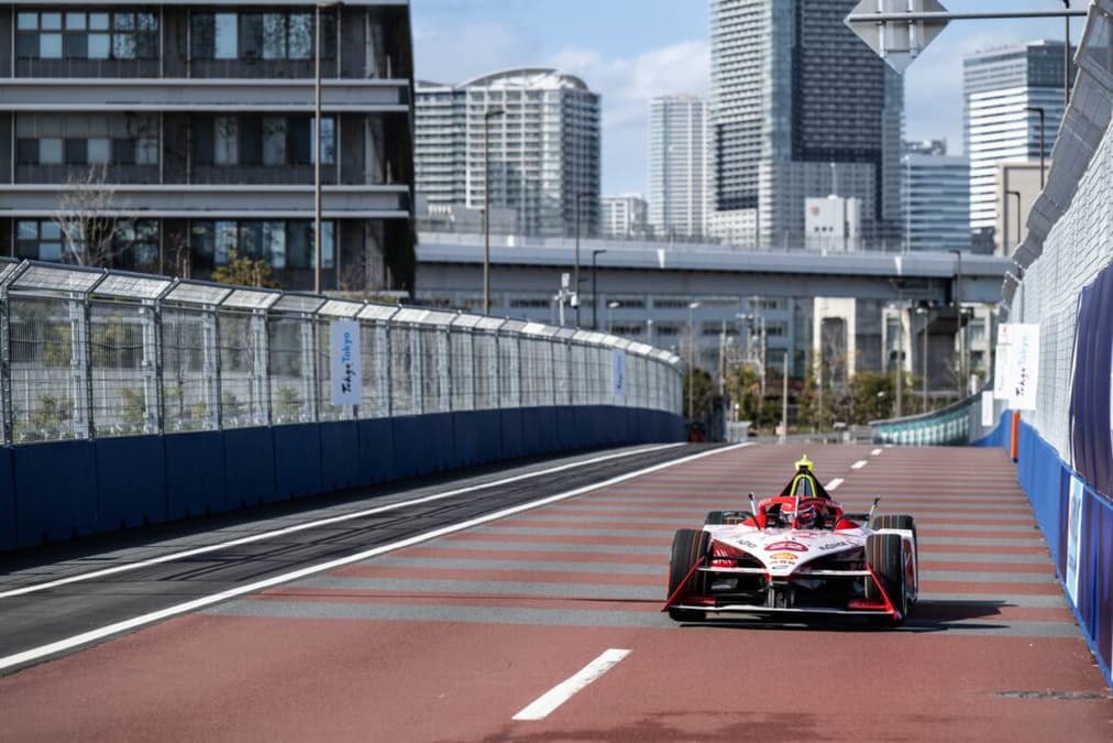 Oliver Rowland colocou a Nissan na pole em Tóquio (Foto: Fórmula E)