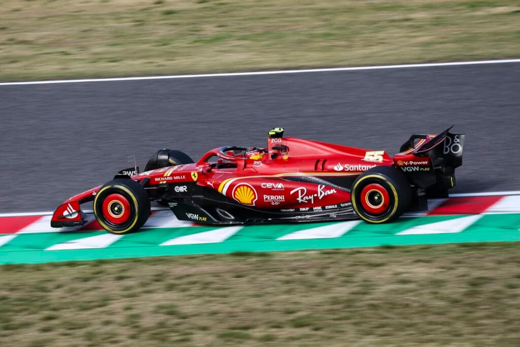 Carlos Sainz foi ao pódio no Japão (Foto: Ferrari)