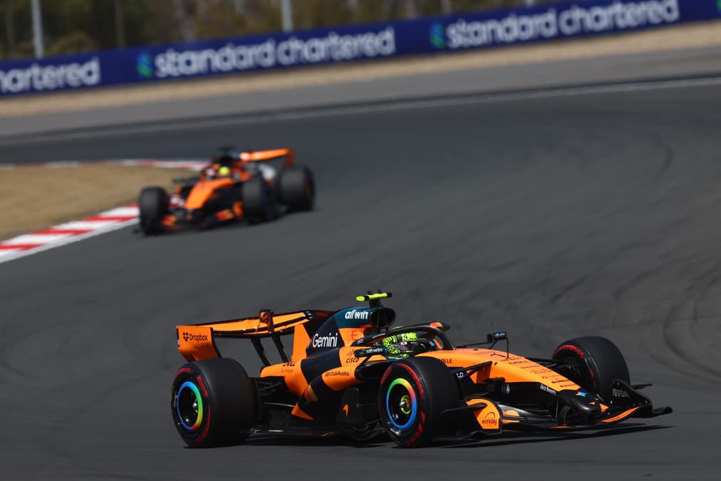Com Hamilton e Alonso, McLaren reúne pilotos históricos em homenagem aos 1.000 GPs