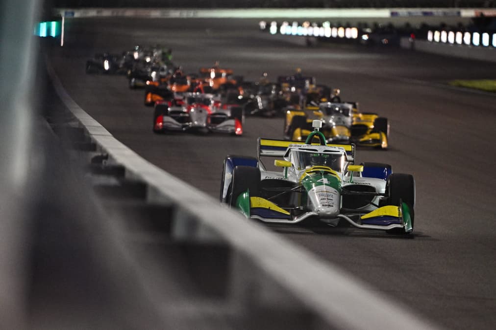 Collet contém choro e lamenta abandono no GP de St. Louis da Indy: “Isso é corrida”