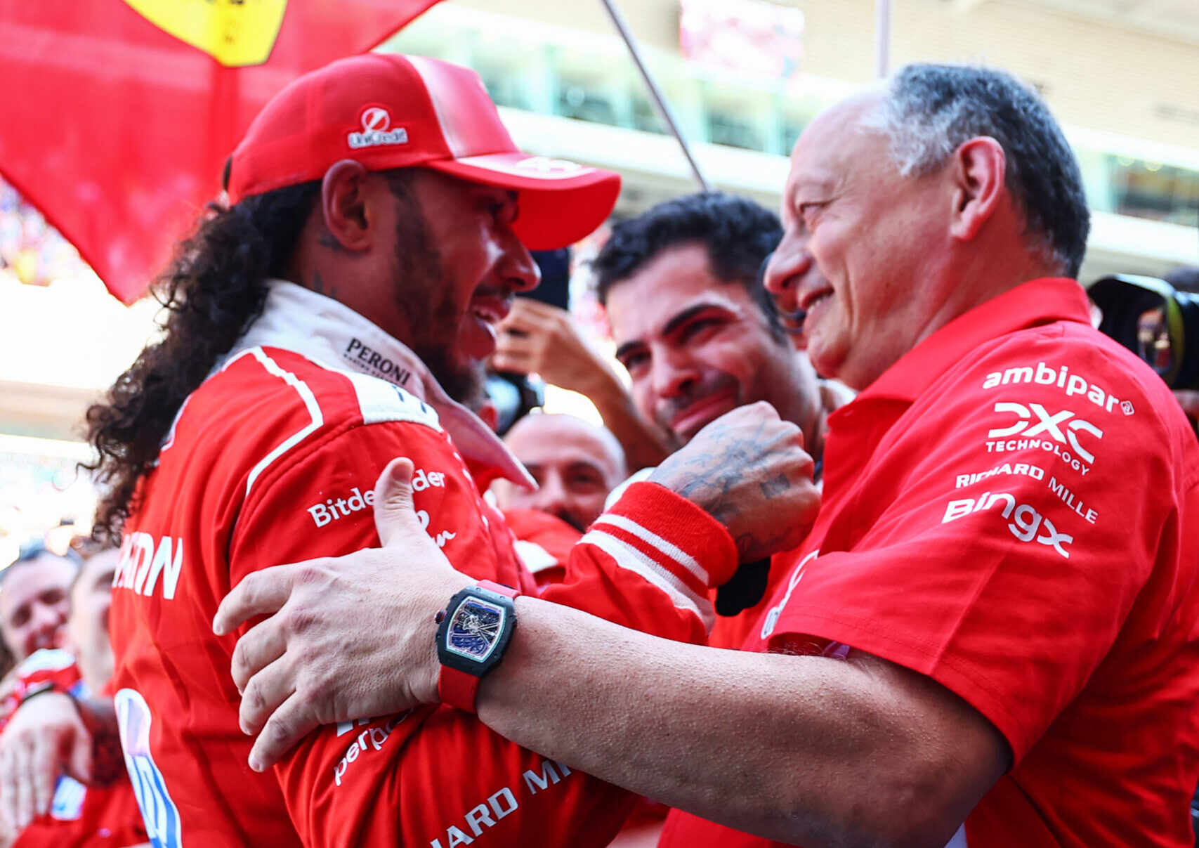 Hamilton vence na F1 aos 41 anos e encerra jejum de 700 dias