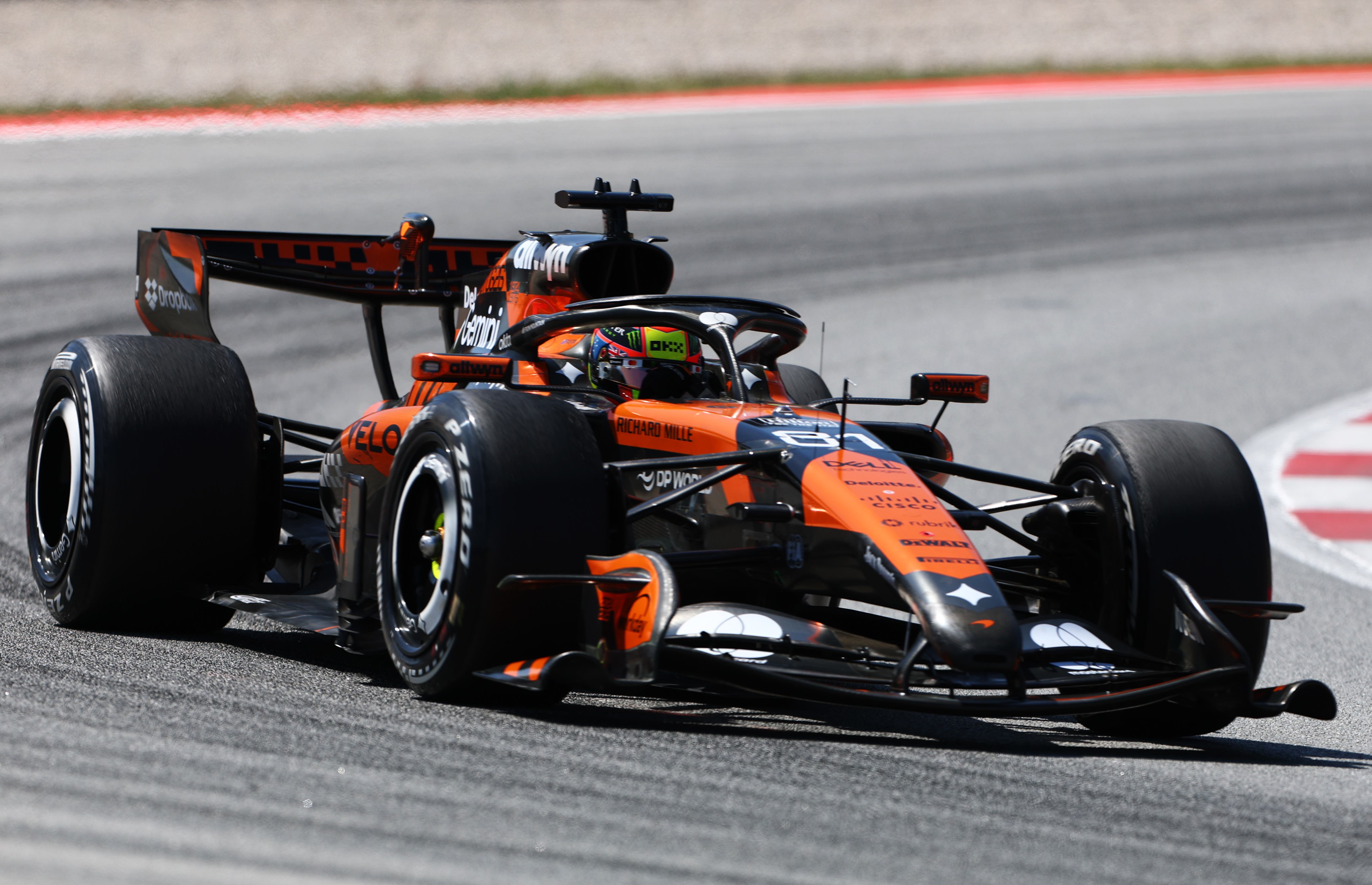 McLaren analisa queda de ritmo após Piastri terminar apenas em 5º em Barcelona