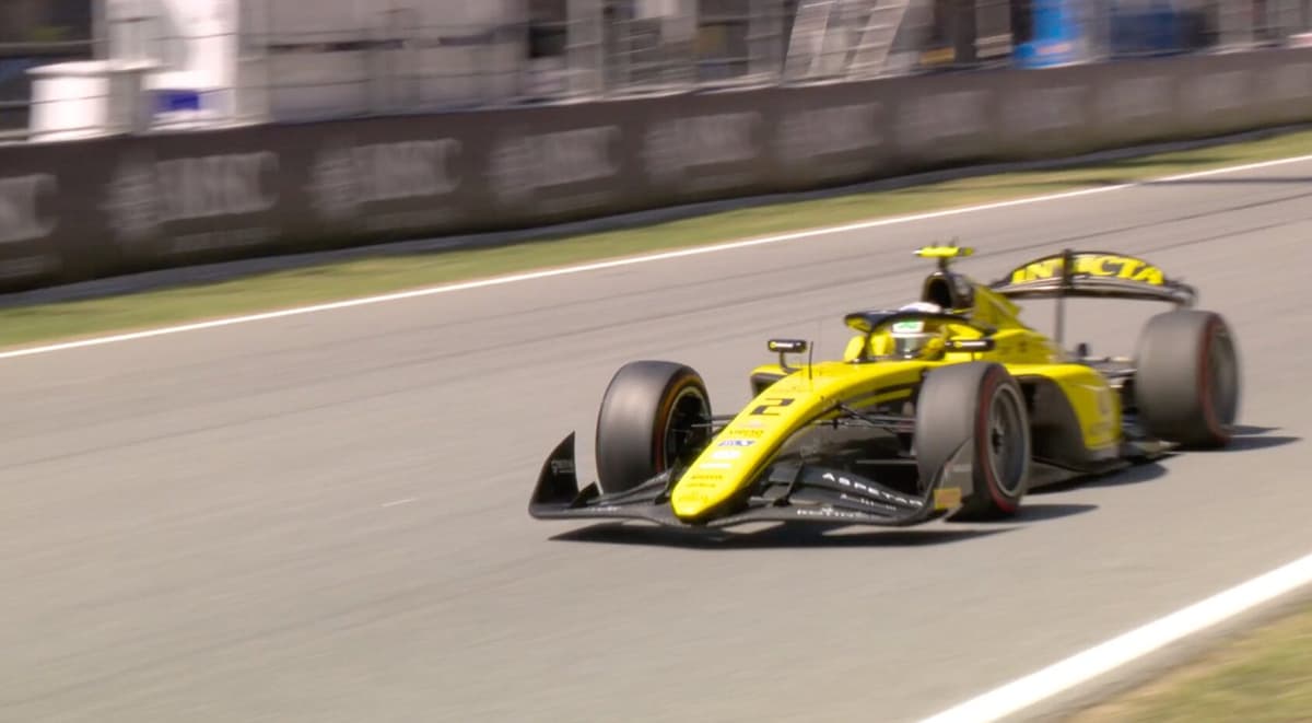 Câmara voa na classificação e garante pole da F2 na Catalunha. Minì é 4º
