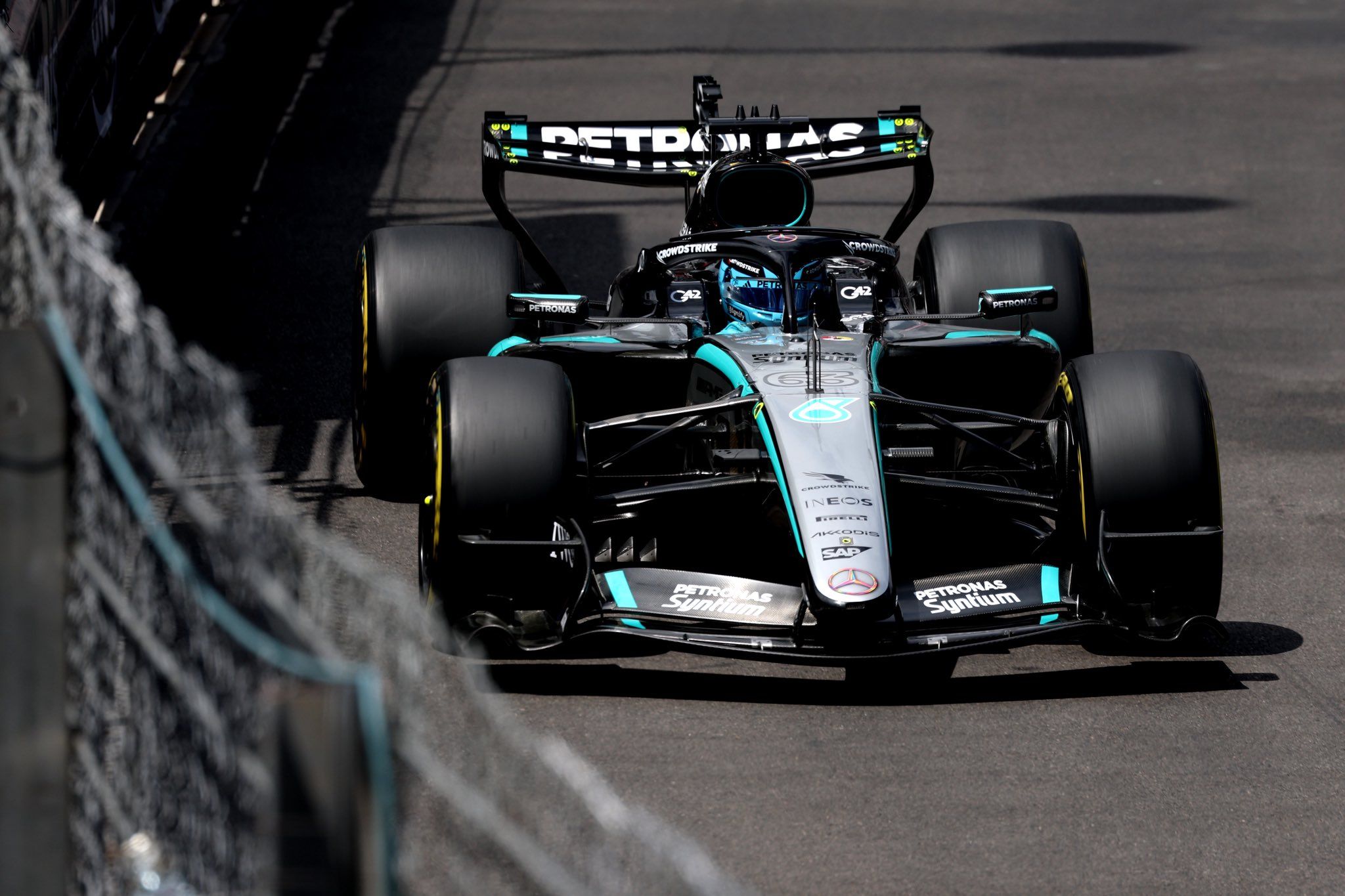 FIA convoca Mercedes para revisar punição de Russell em Mônaco
