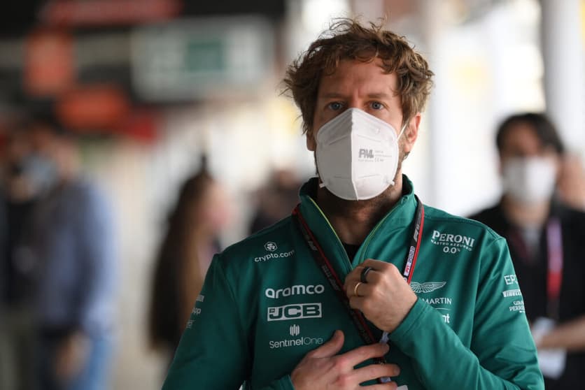 Vettel reclamou das inúmeras entrevistas que os pilotos dão em fim de semana de corrida (Foto: AFP)
