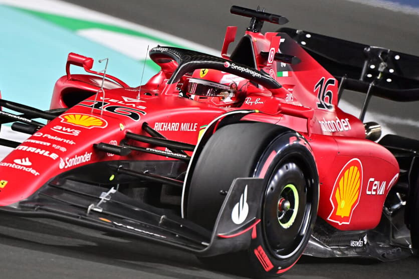 Charles Leclerc sai em segundo para a Ferrari (Foto: AFP)