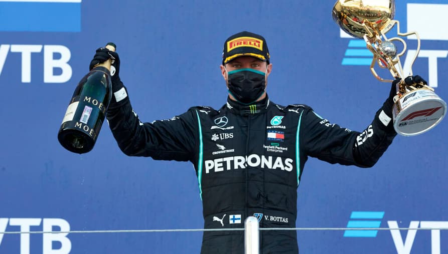 Valtteri Bottas festeja sua segunda vitória na temporada 2020 da F1 (Foto:  Steve Etherington/Mercedes)