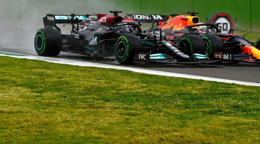 Lewis Hamilton e Max Verstappen duelaram pelo título da temporada 2021 da F1 (Foto: Honda Racing)