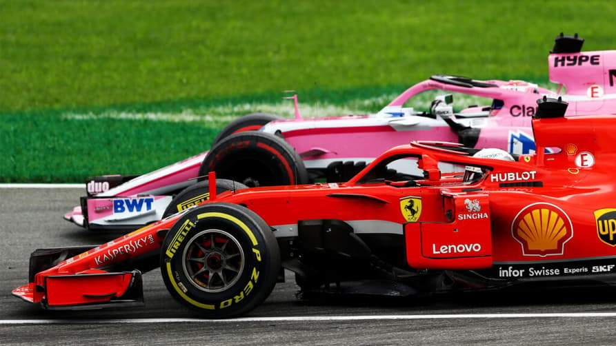 Sergio Pérez e Sebastian Vettel, em 2021, vão duelar em carros diferentes (Foto: AFP)