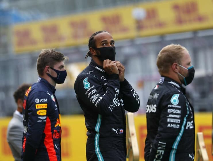 Lewis Hamilton, Max Verstappen e Valtteri Bottas são os três primeiros do campeonato (Foto: AFP)) 