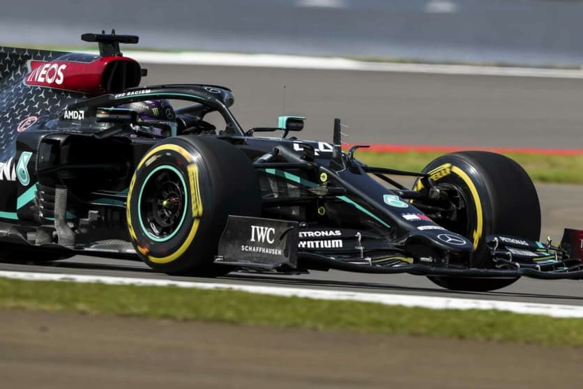 Lewis Hamilton marcou a pole-position do GP da Inglaterra (Foto: Mercedes)
