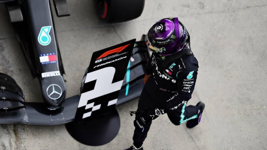 Lewis Hamilton ficou com a pole-position do GP da Hungria de F1 (Foto: AFP)