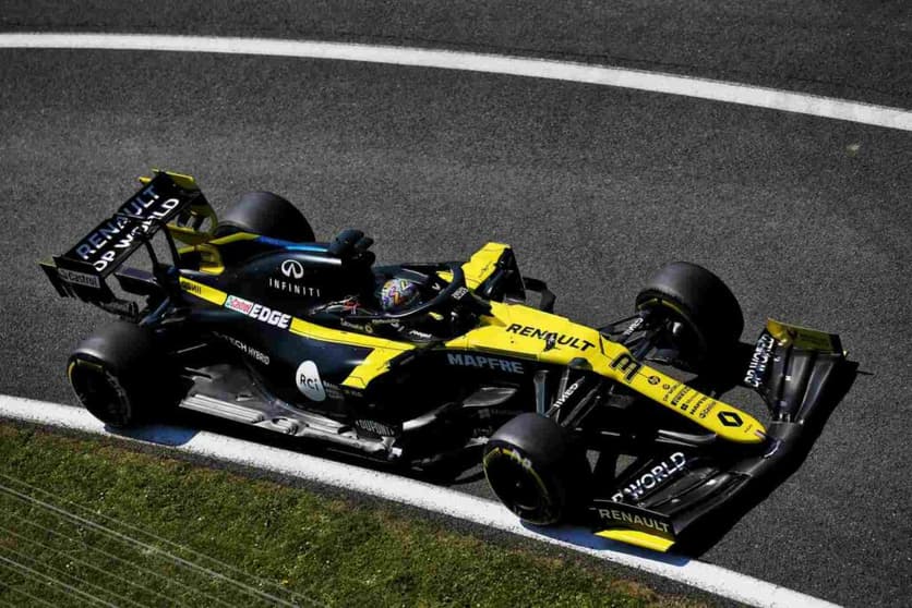 Daniel Ricciardo foi o melhor piloto da Renault na sexta-feira. Fechou o TL2 na nona posição (Foto: Renault)