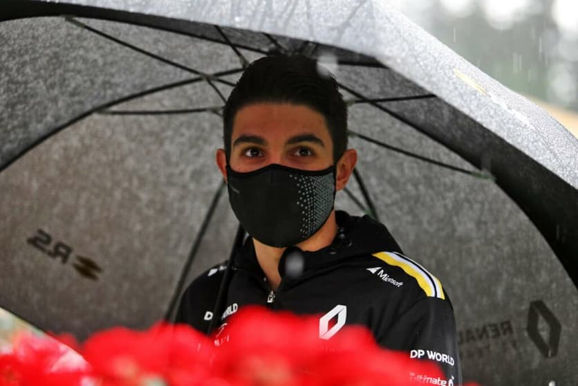 Esteban Ocon vive uma temporada de altos e baixos na F1 em 2020 (Foto: Renault)