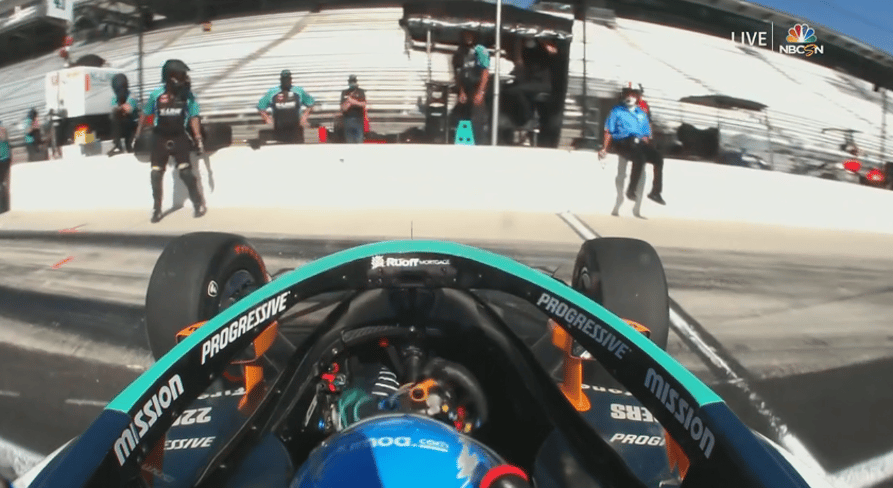 Fernando Alonso rodou no pit-lane (Foto: Reprodução)