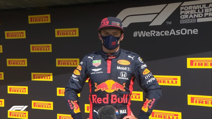 Max Verstappen dá entrevista após segundo lugar em Silverstone (Foto: Reprodução/F1)