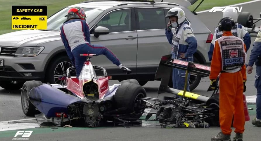 Oliver Caldwell sofreu um acidente preocupante na F3 (Foto: Reprodução/TV)