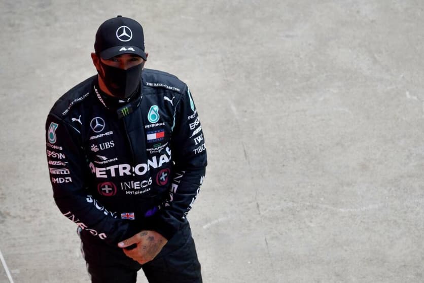 Lewis Hamilton perdeu a pole para Valtteri Bottas nos segundos finais da sessão (Foto: AFP)