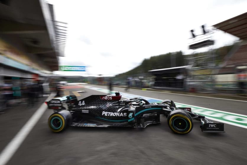 Hamilton sai dos boxes durante os treinos livres para o GP da Bélgica (Foto: Mercedes)