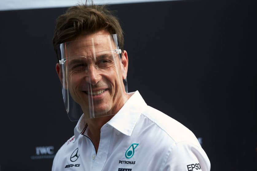 Ele fica! Toto Wolff vai seguir como chefe de equipe da Mercedes em 2021 (Foto: Mercedes)