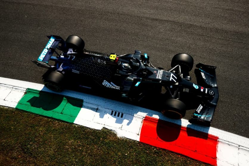 Valtteri Bottas superou Lewis Hamilton e foi o mais rápido desta manhã em Monza (Foto: Mercedes)