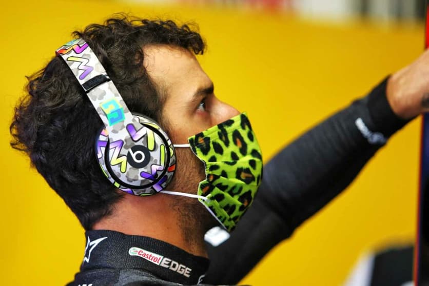 Daniel Ricciardo fora de contexto (Foto: Renault)